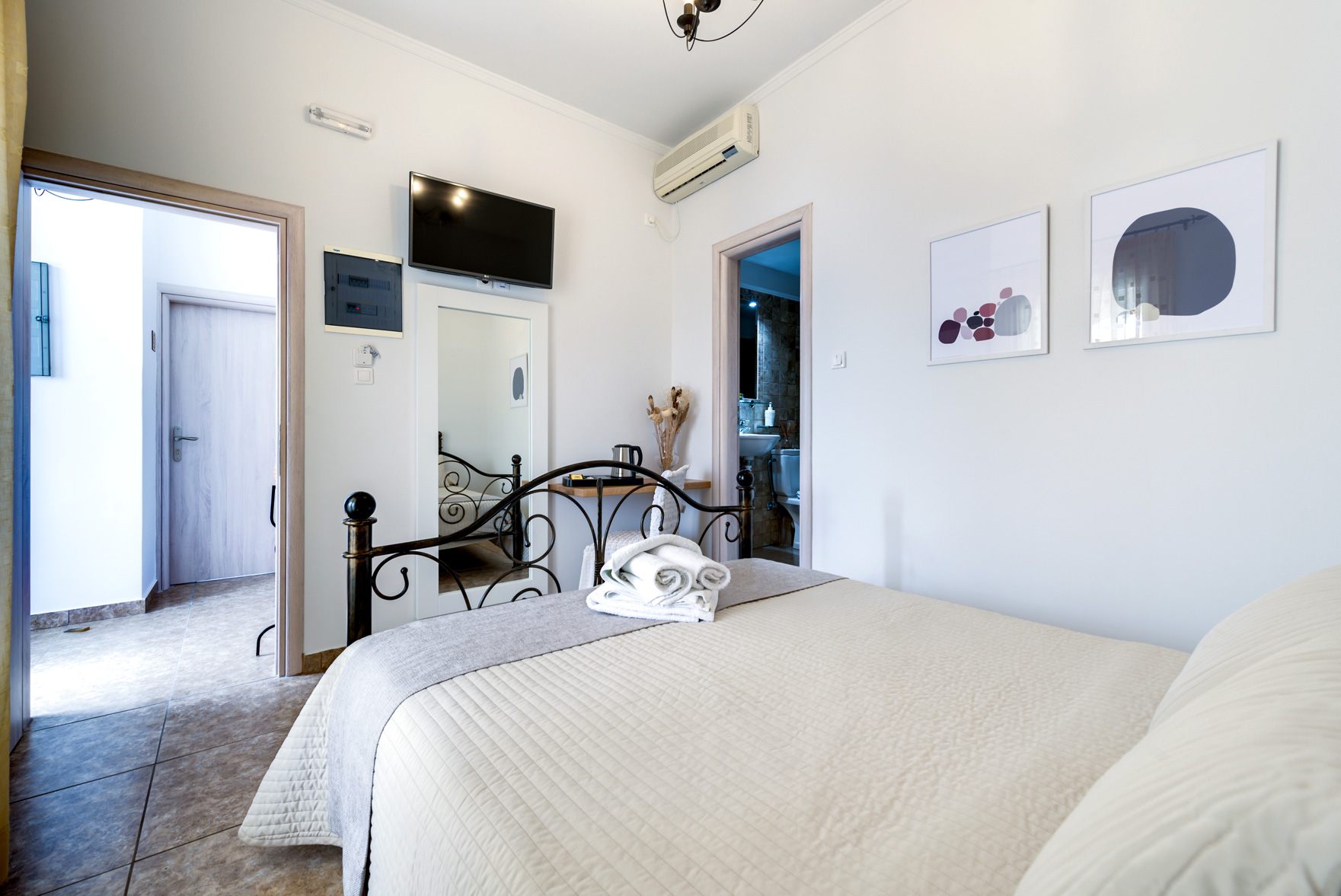 Double Room with Side Sea View 1