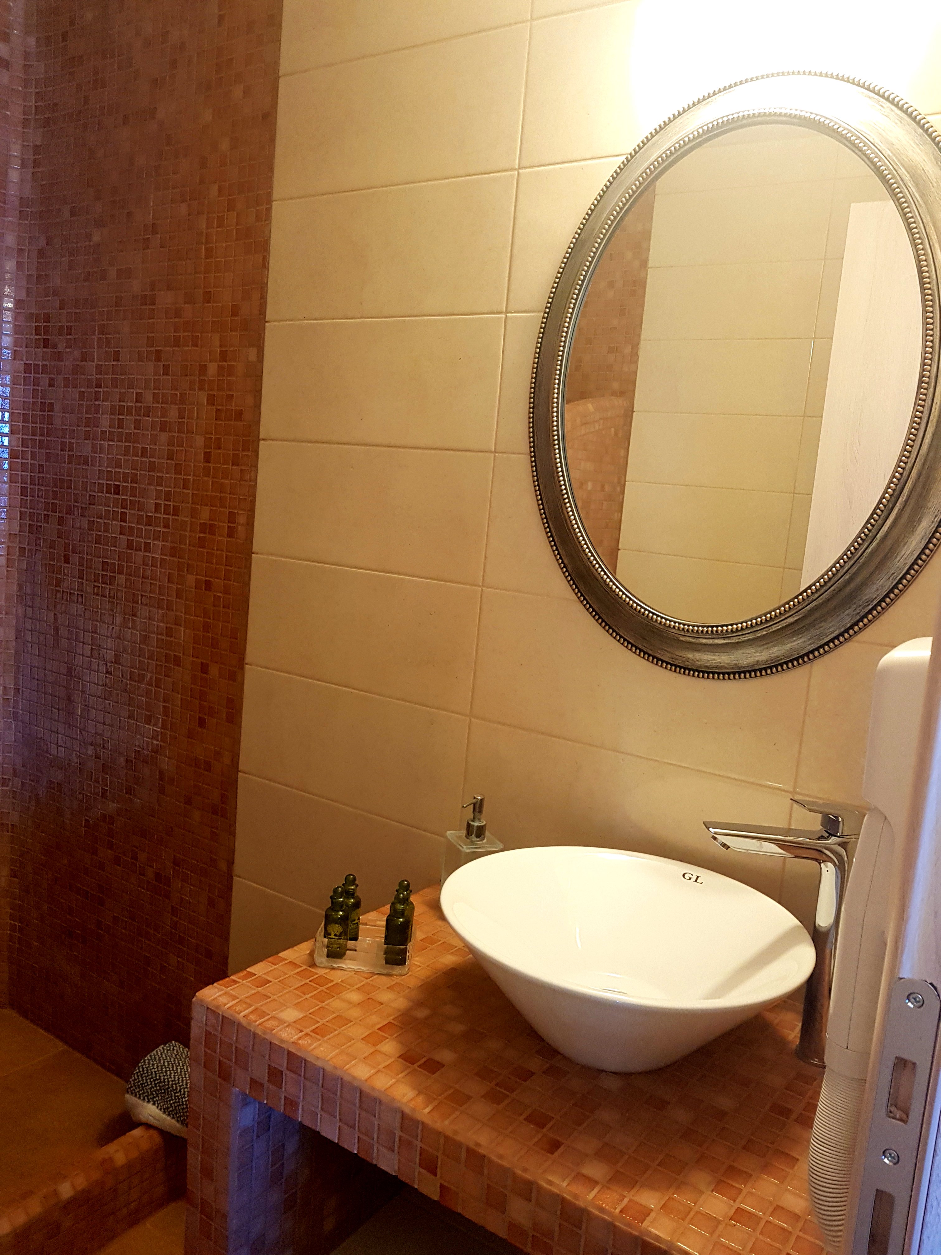 Double Room with Side Sea View 4