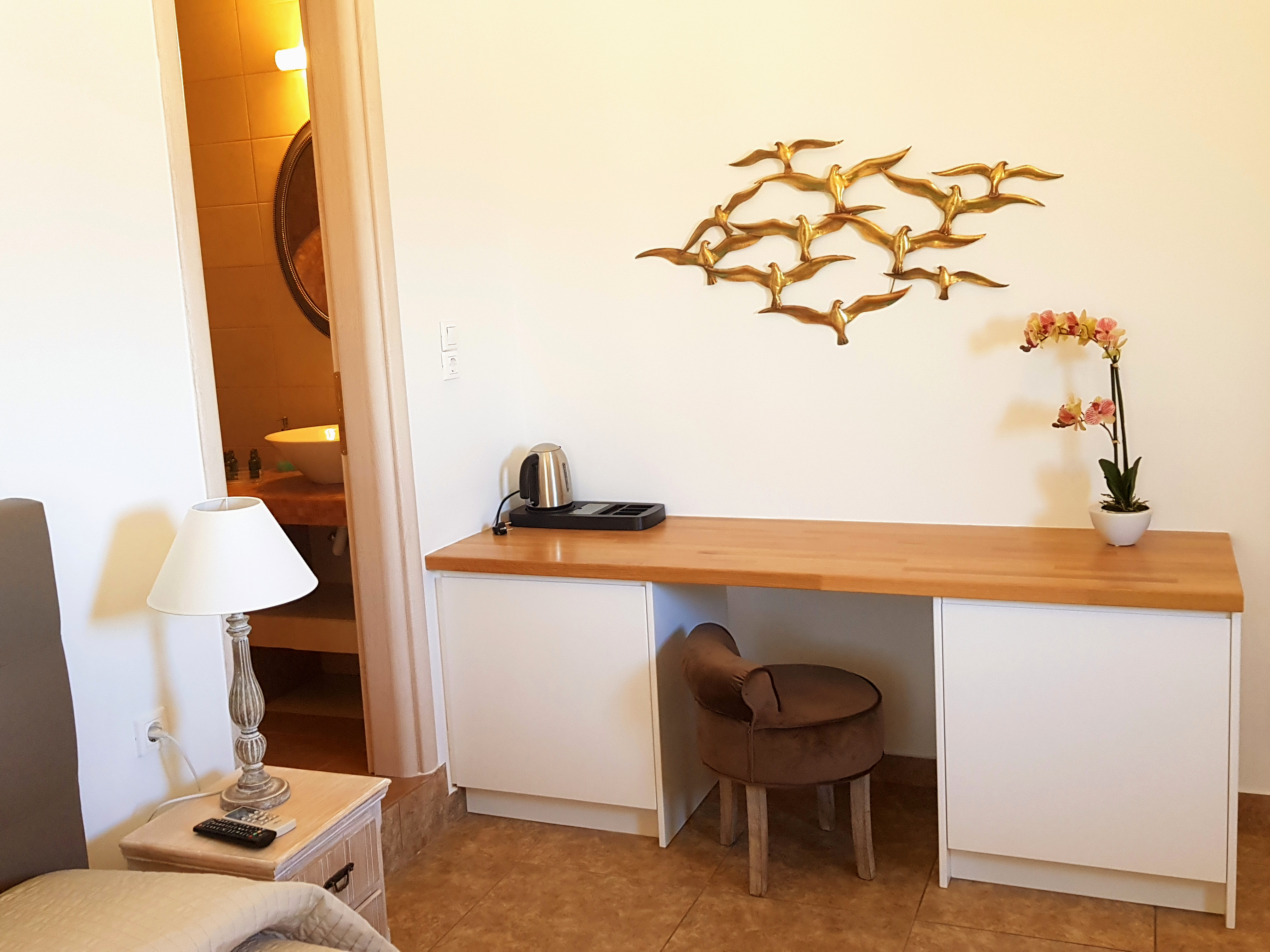 Double Room with Side Sea View 4