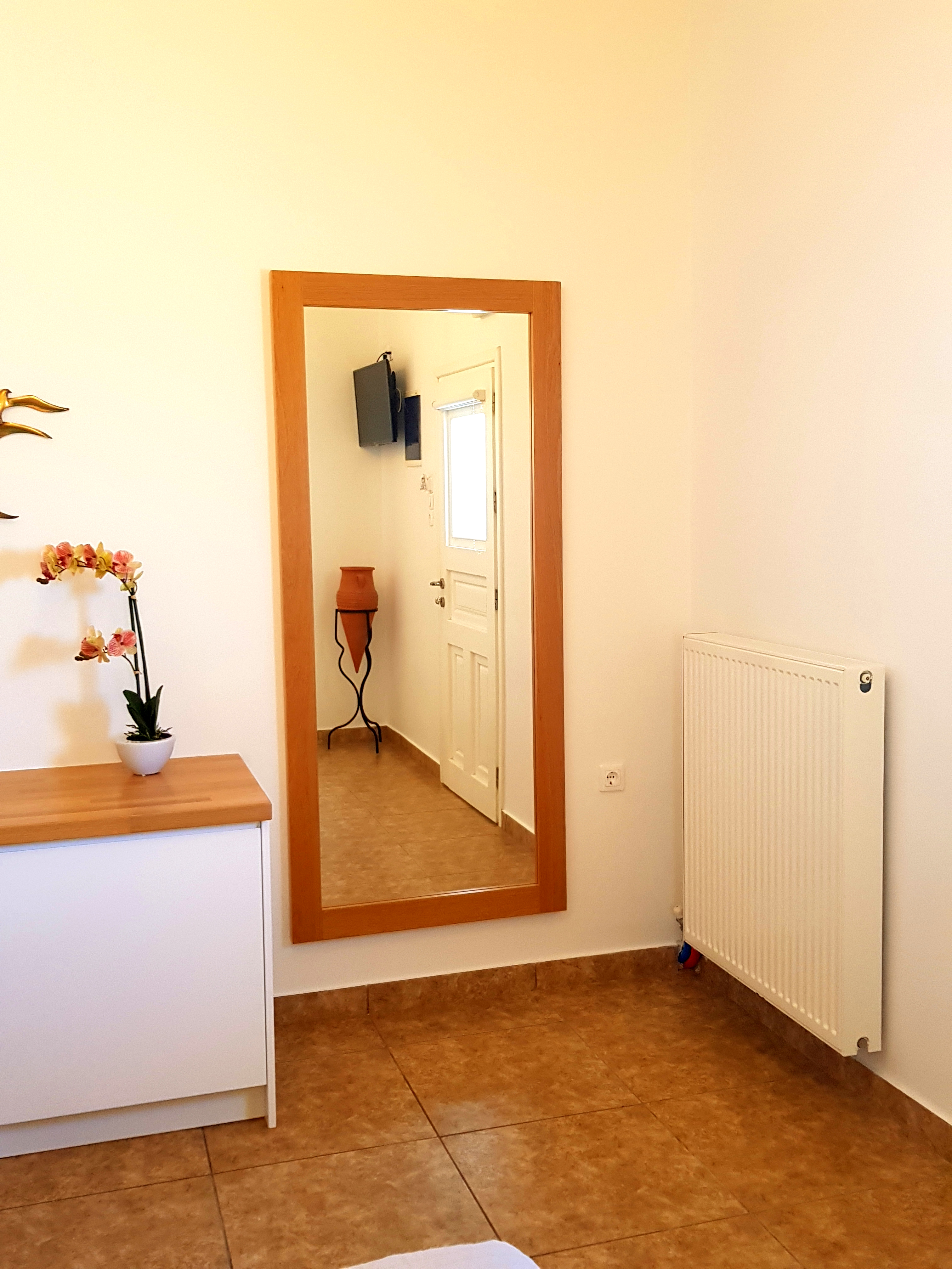 Double Room with Side Sea View 4